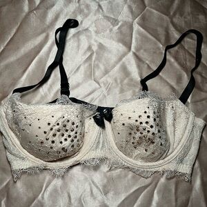 Victoria Secret Elegant Lace Embellished Bra - Cream